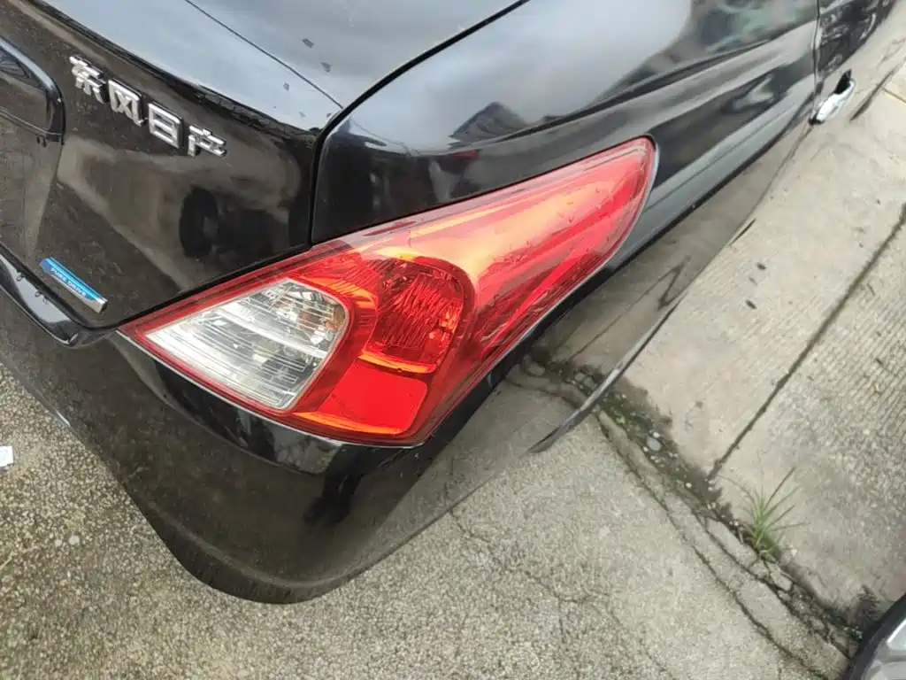 Nissan Sunny — миниатюра 8