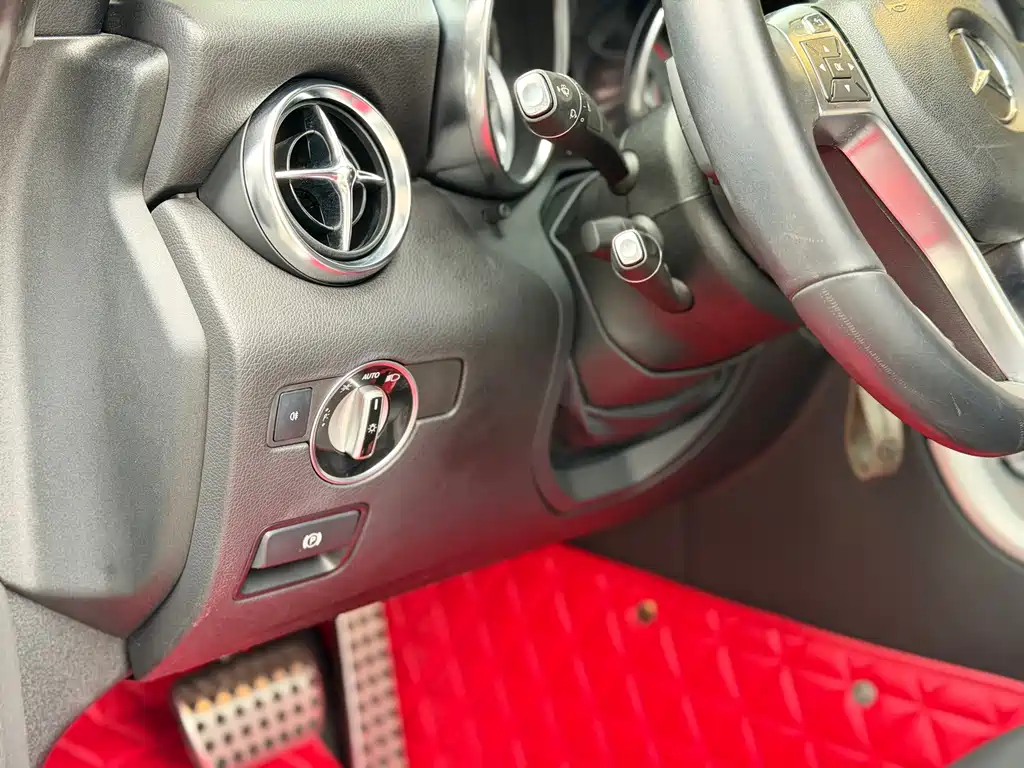 Mercedes-Benz SLK-Class — миниатюра 12