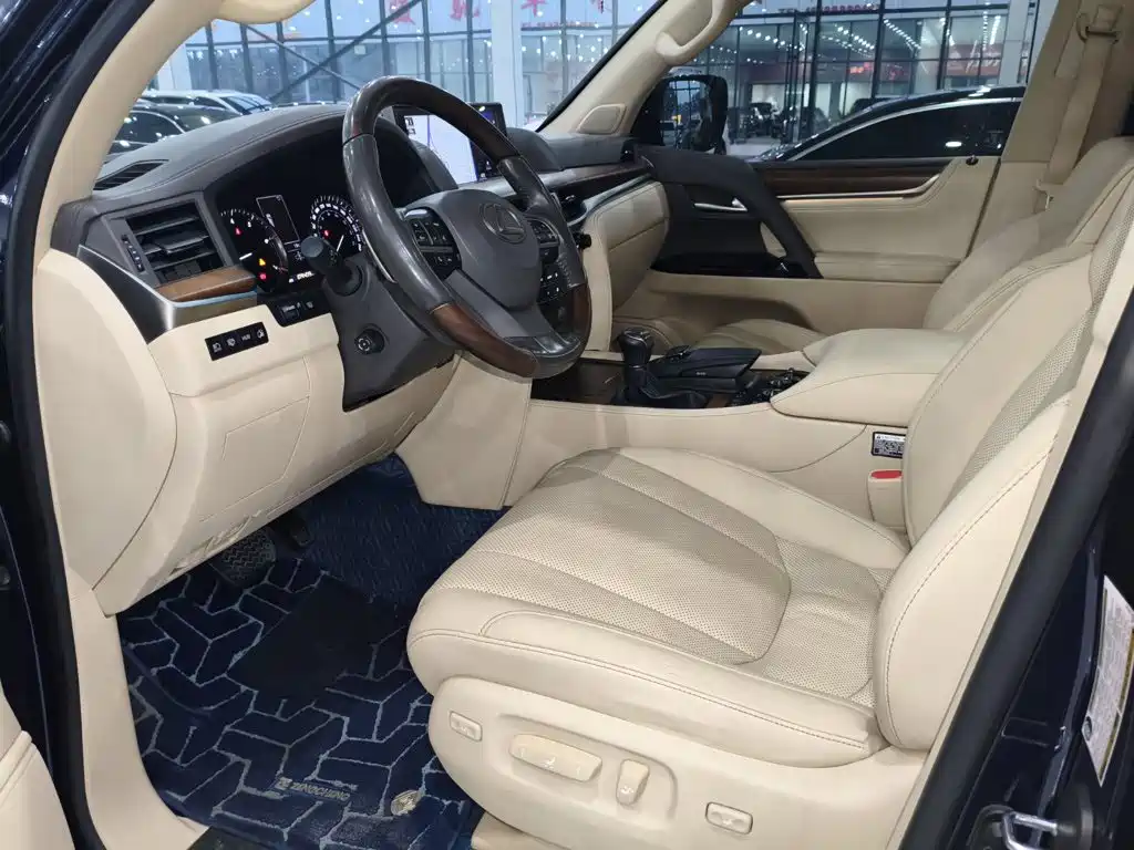 Lexus LX — миниатюра 9