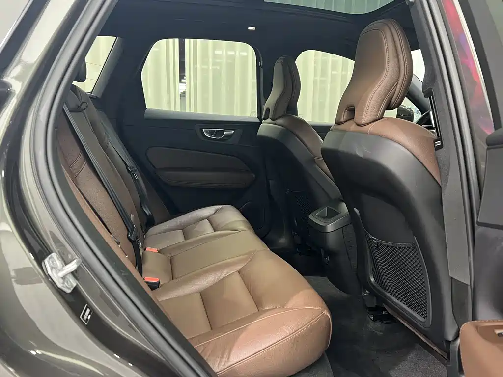Volvo XC60 2022 B5 Luxury