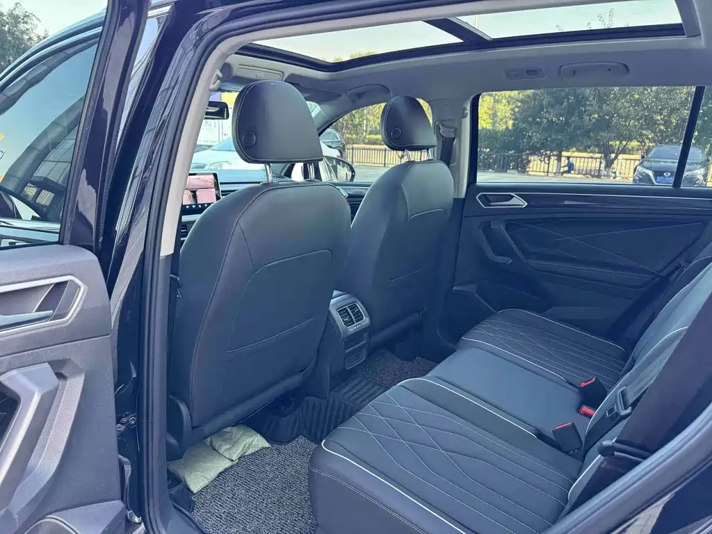 Volkswagen Tiguan L — миниатюра 7