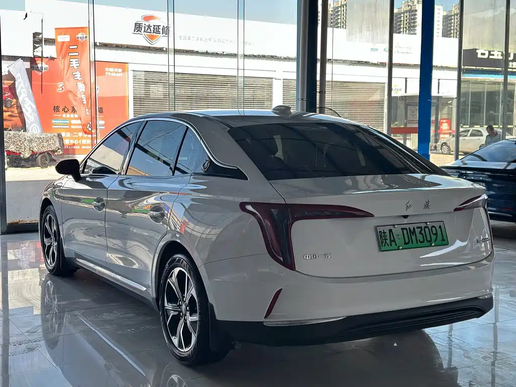 Hongqi Hongqi E-QM5 — миниатюра 10