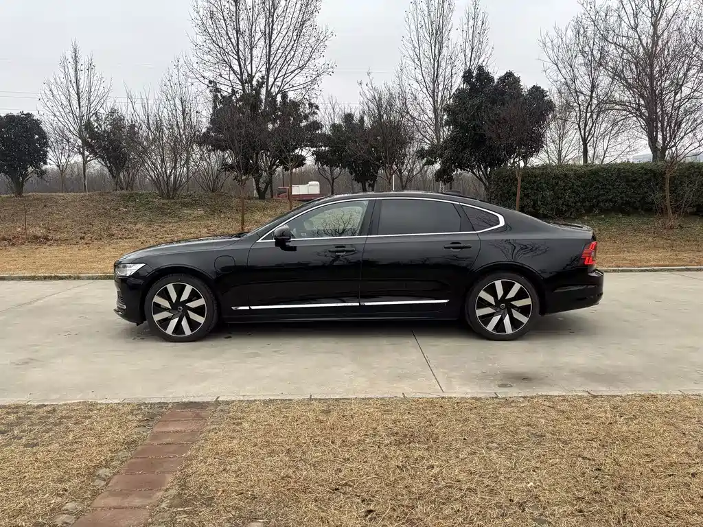 VOLVO S90 PLUG IN HYBRID