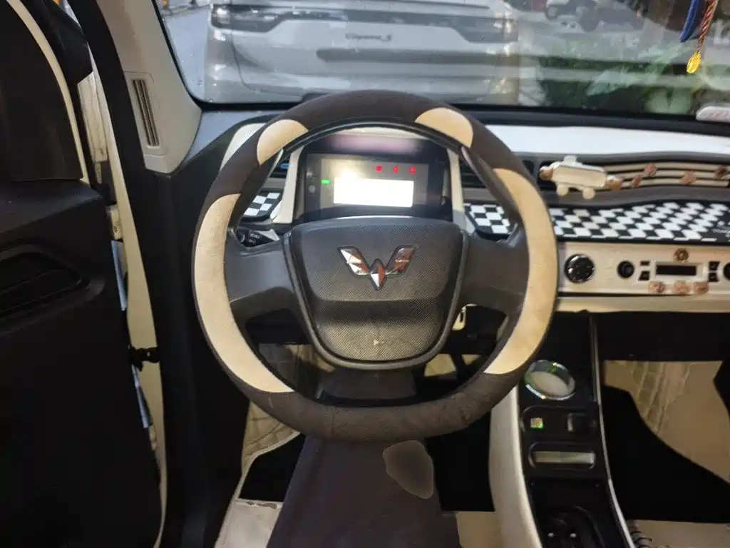 Wuling MINIEV — миниатюра 6