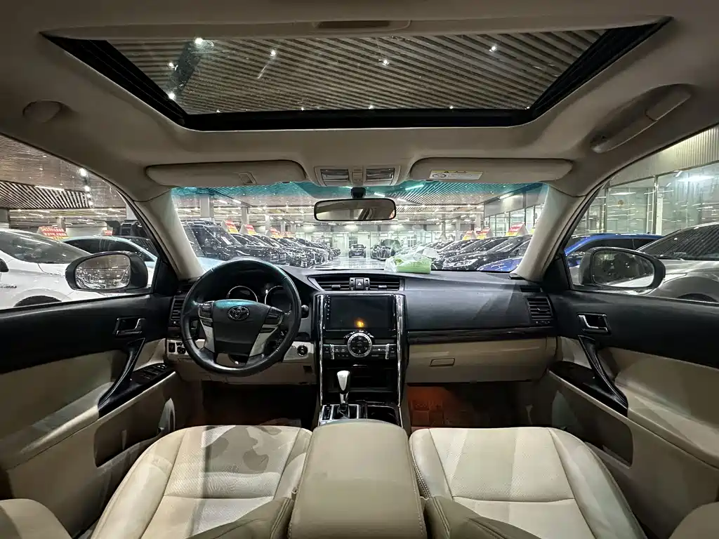 Toyota Reiz 2.5V Grace Elite Dazzle Trim Edition, фото 9