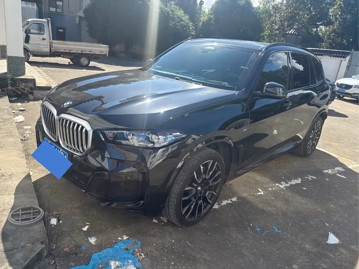 宝马X5 2023款 xDrive 40Li M运动曜夜套装 2024
