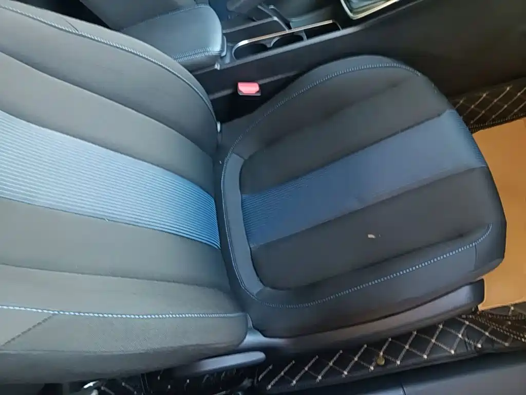 Peugeot 308 — миниатюра 25