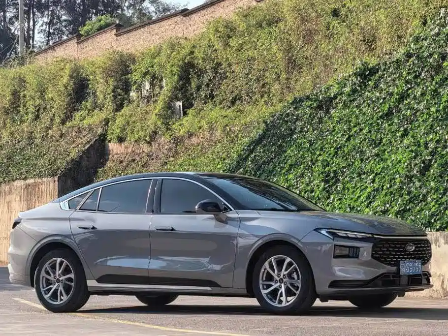 Ford Mondeo — миниатюра 3