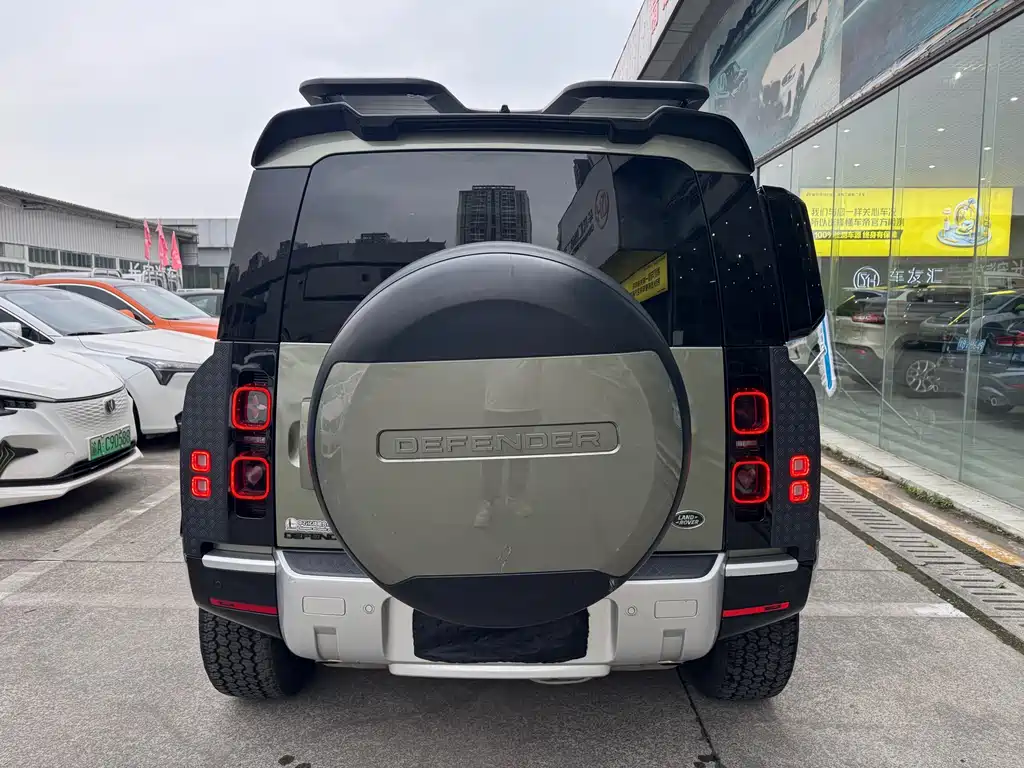 Land Rover Defender — миниатюра 8