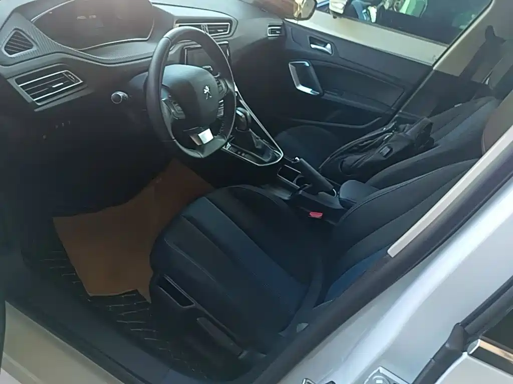 Peugeot 308 — миниатюра 15