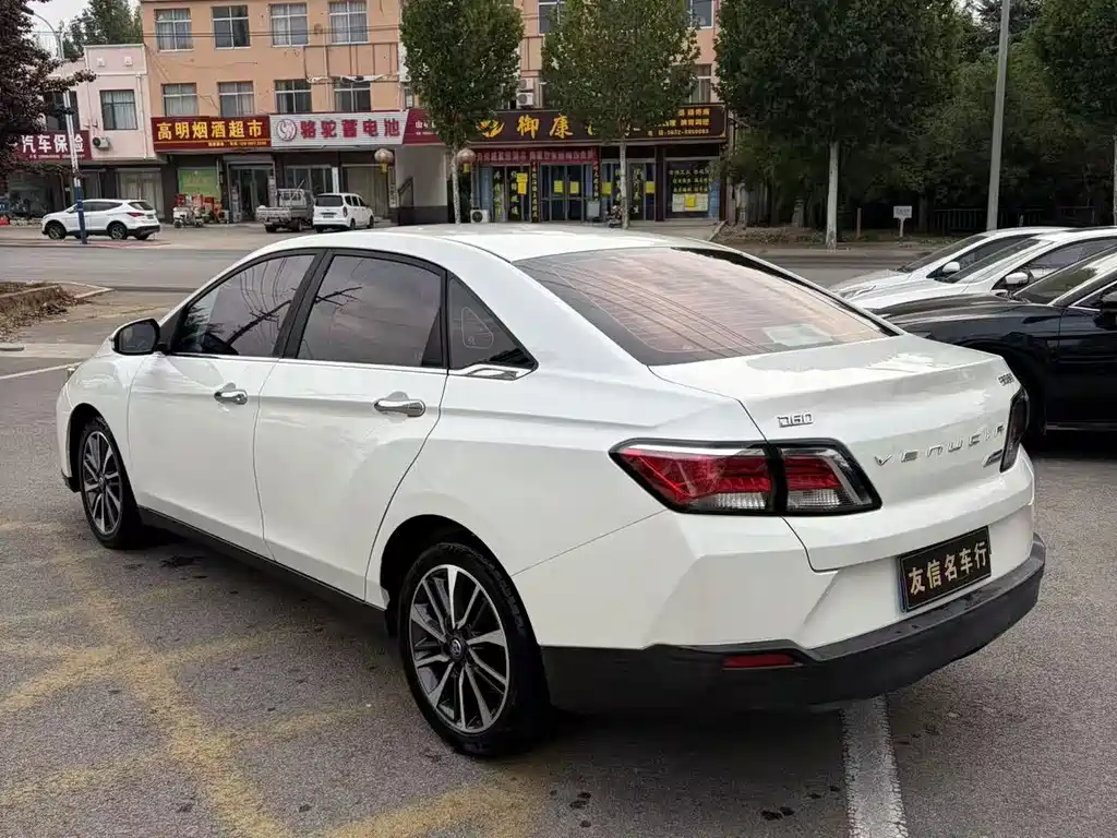 Venucia D60 — миниатюра 5