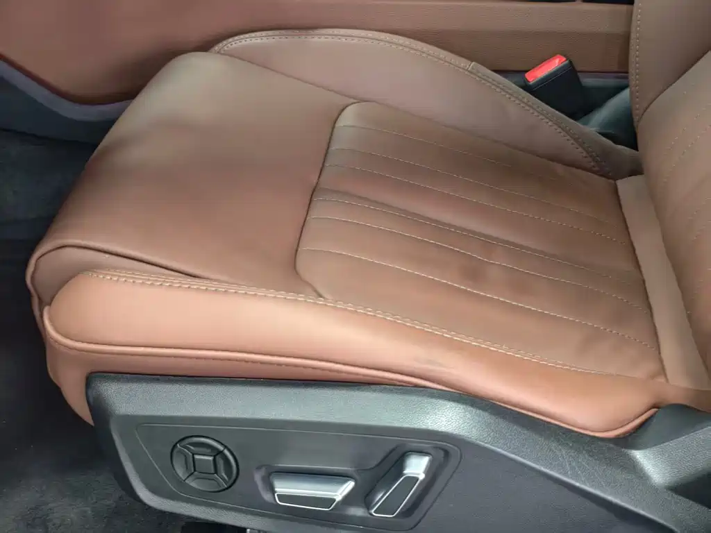 Audi A6L — миниатюра 10