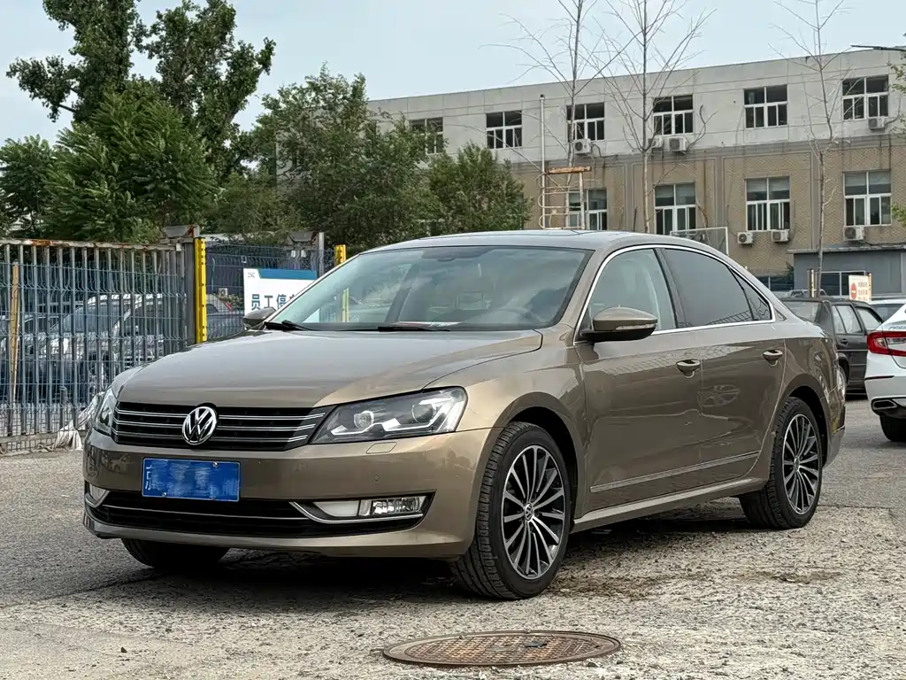Volkswagen Passat 2014 1.8TSI DSG Royal Premium Edition