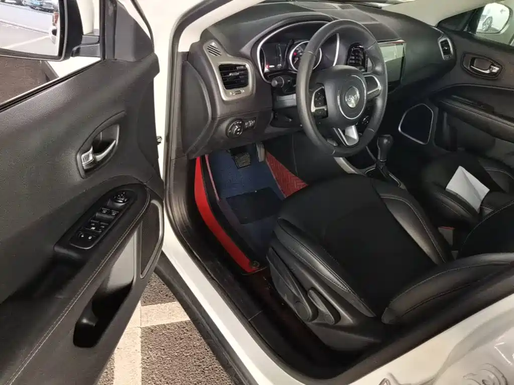 Jeep Compass — миниатюра 16