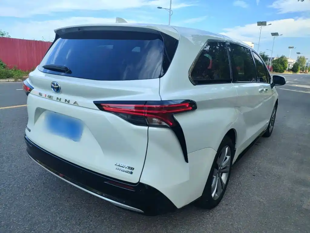 Toyota Sienna — миниатюра 5