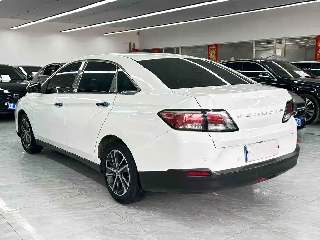 Venucia D60 2018 1.6L MT Elite