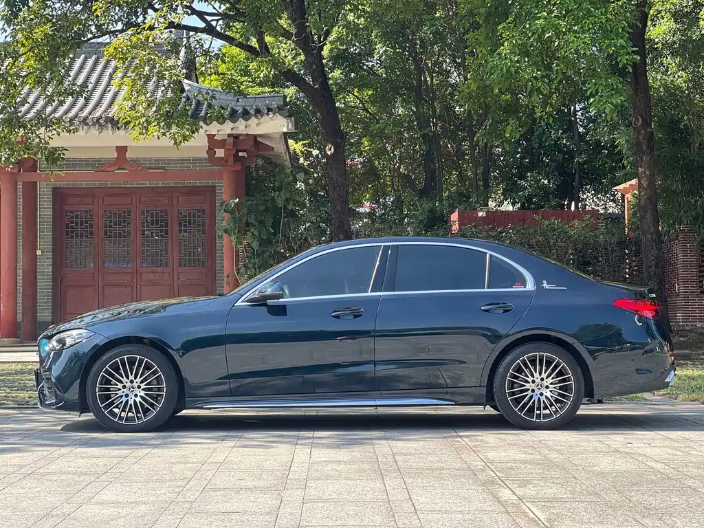 Mercedes-Benz C-Class — миниатюра 7
