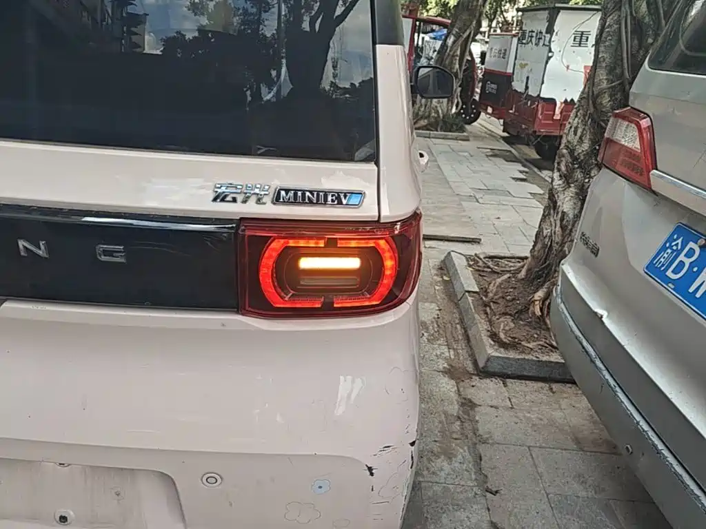 Wuling MINIEV — миниатюра 8