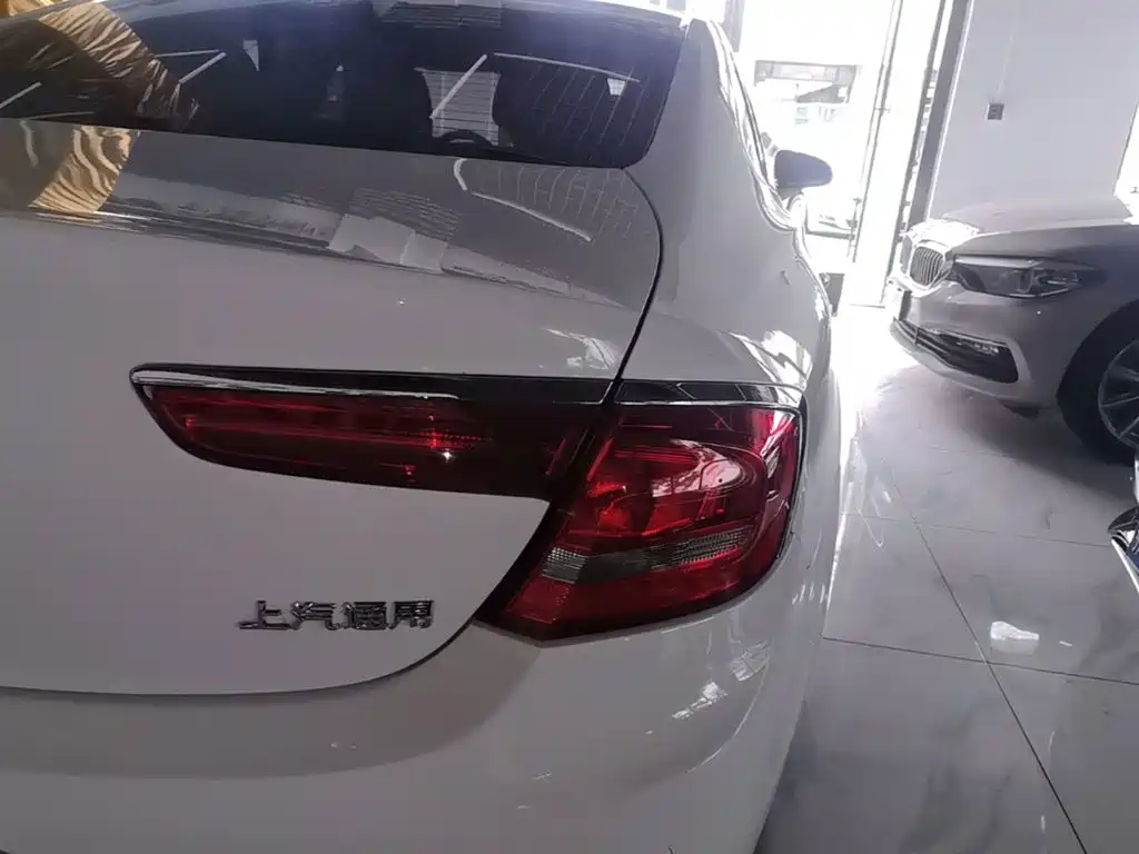 Buick LaCrosse — миниатюра 8