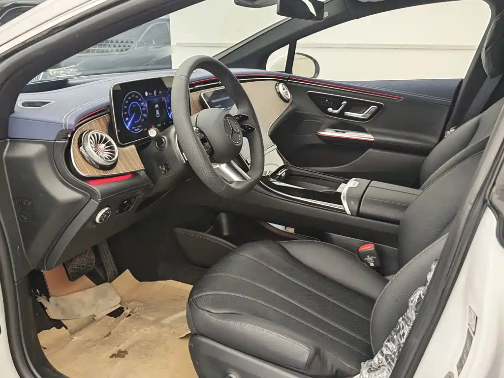 Mercedes-Benz EQE 2025 500 4MATIC Luxury