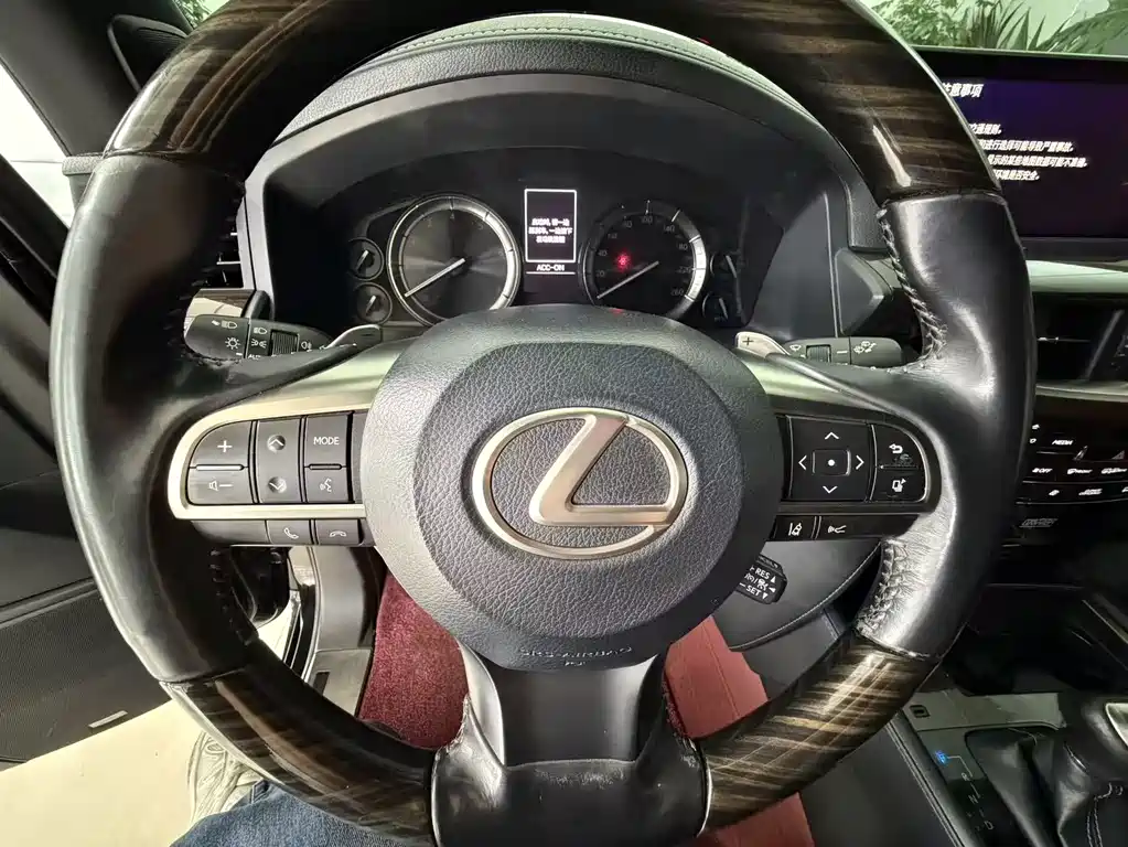 Lexus LX — миниатюра 29