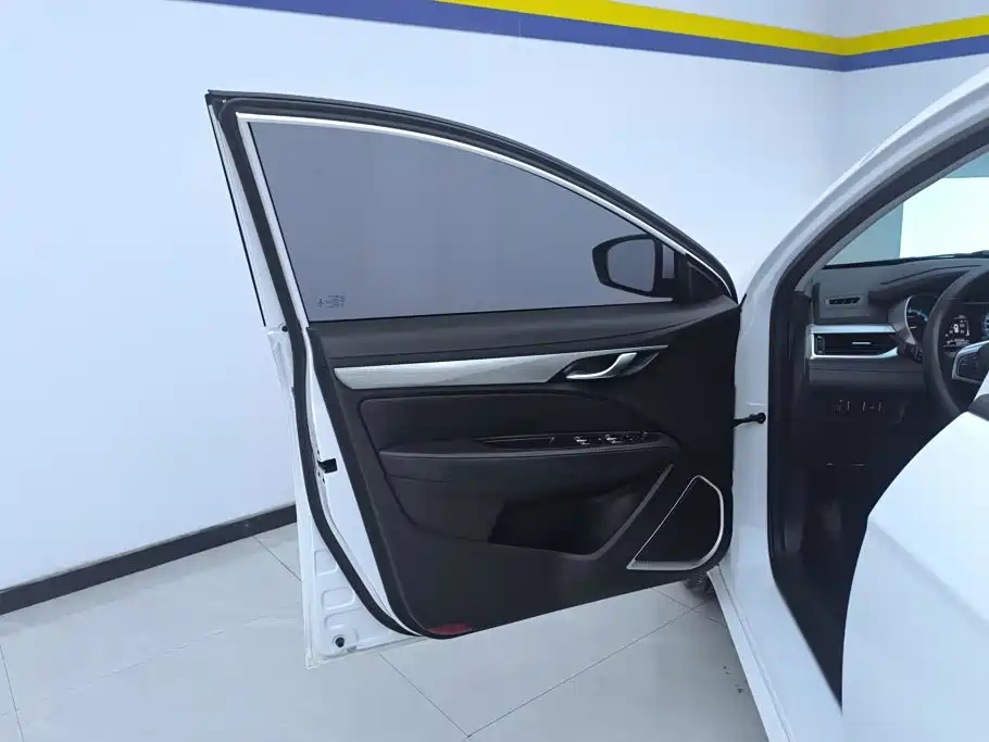 Geely Emgrand — миниатюра 7