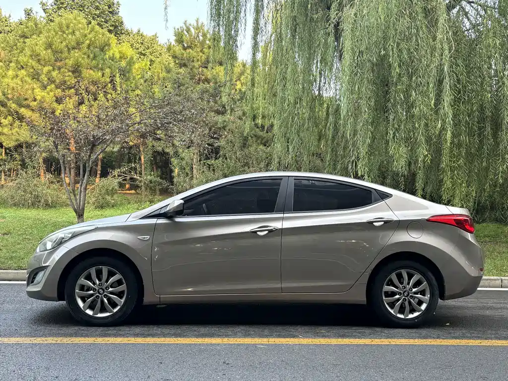 Hyundai Elantra Langdong — миниатюра 3