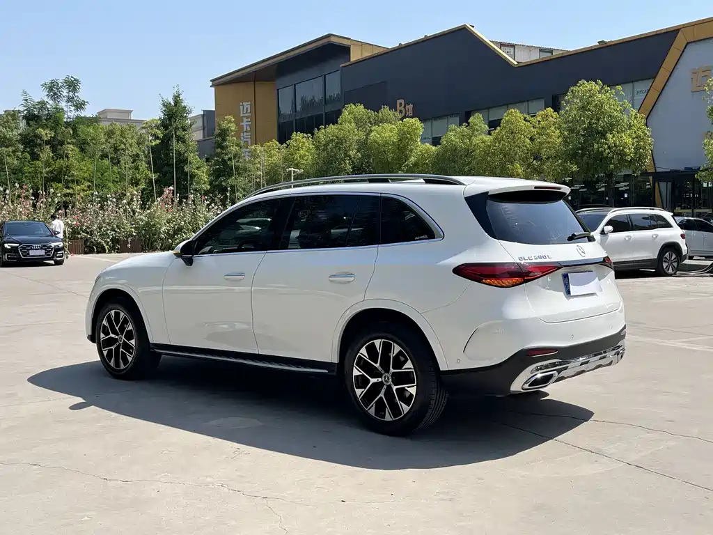 Mercedes-Benz GLC 2023 GLC 260 L 4MATIC Luxury 5 мест
