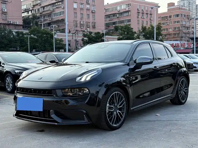 2022 Lynk & Co 02