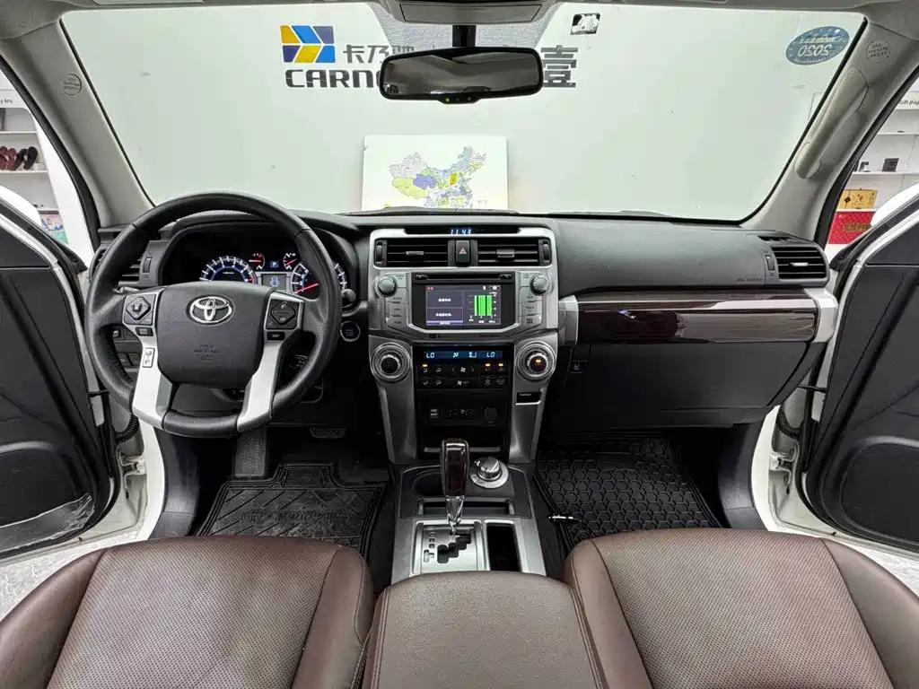Toyota 4Runner — миниатюра 11