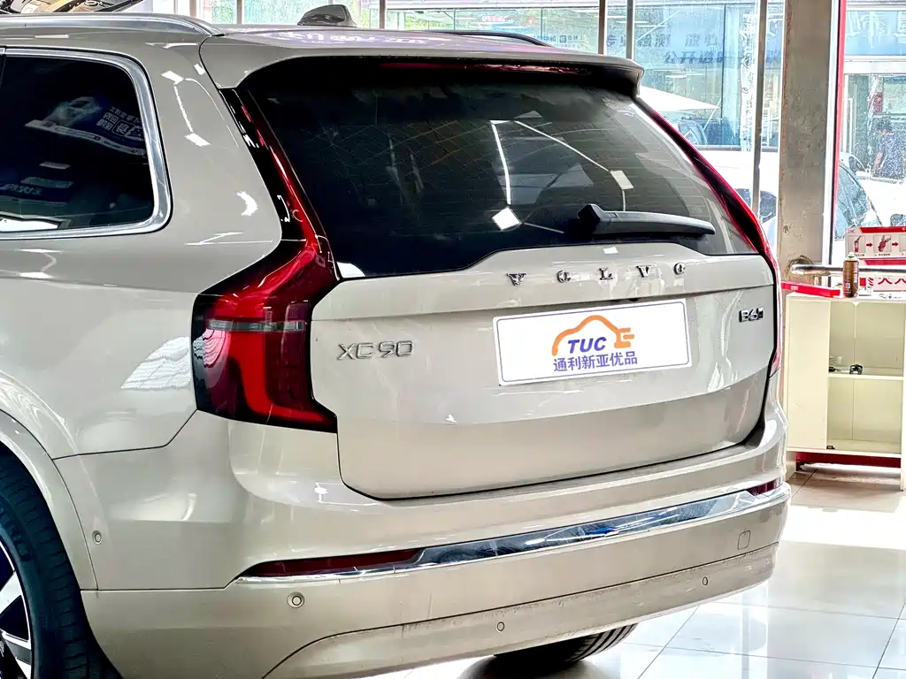 Volvo XC90 — миниатюра 5