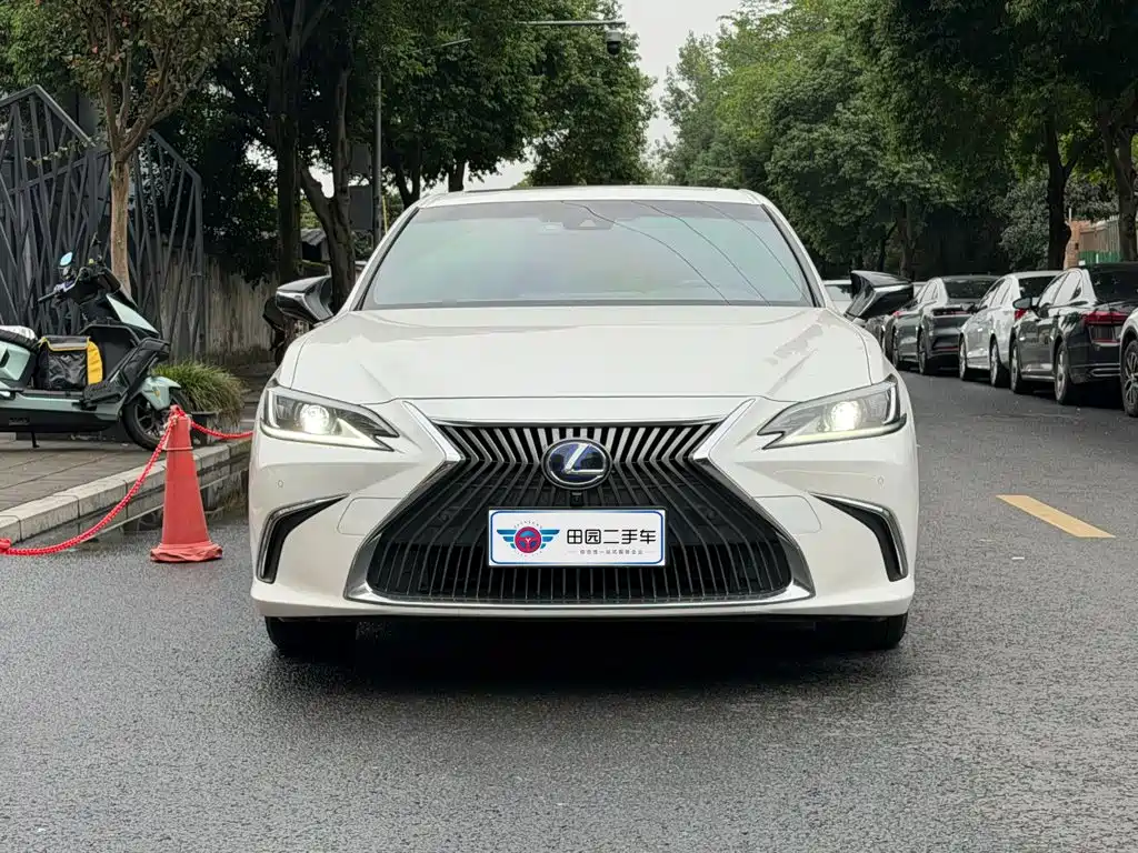 Lexus ES — миниатюра 2