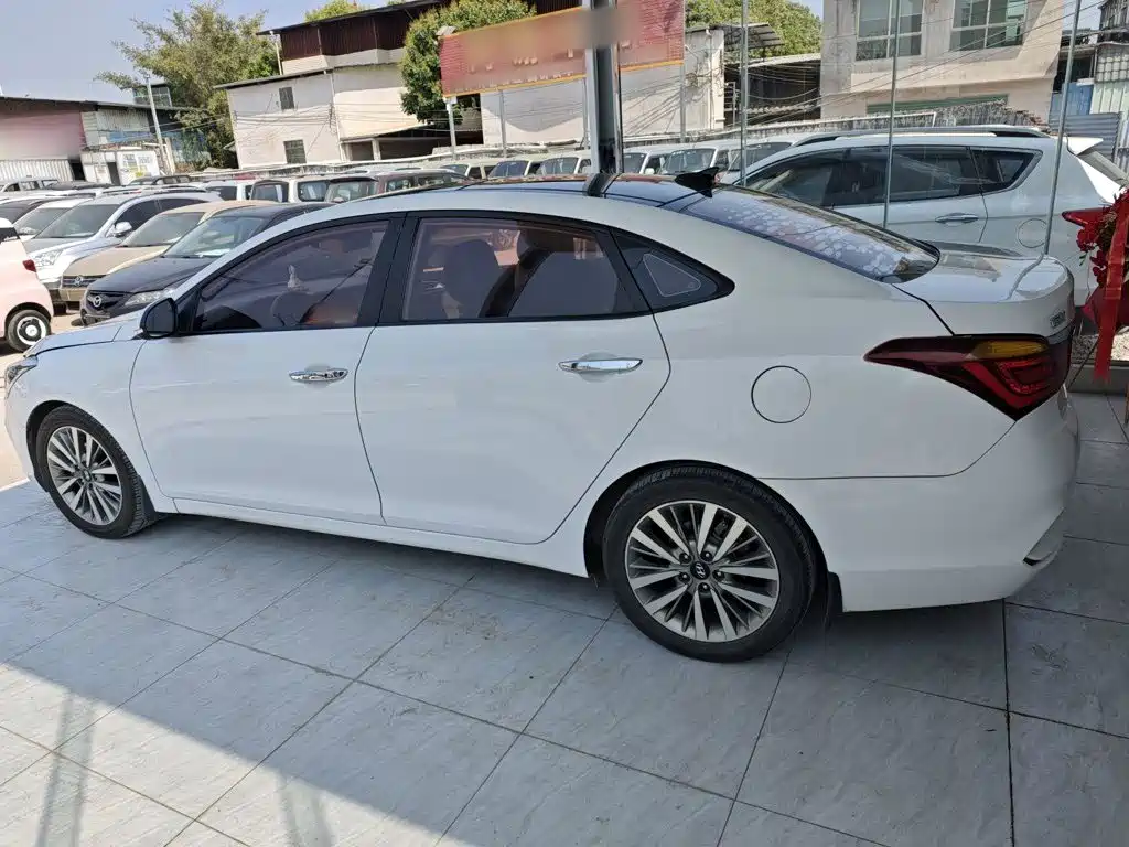 Hyundai Mistra — миниатюра 5