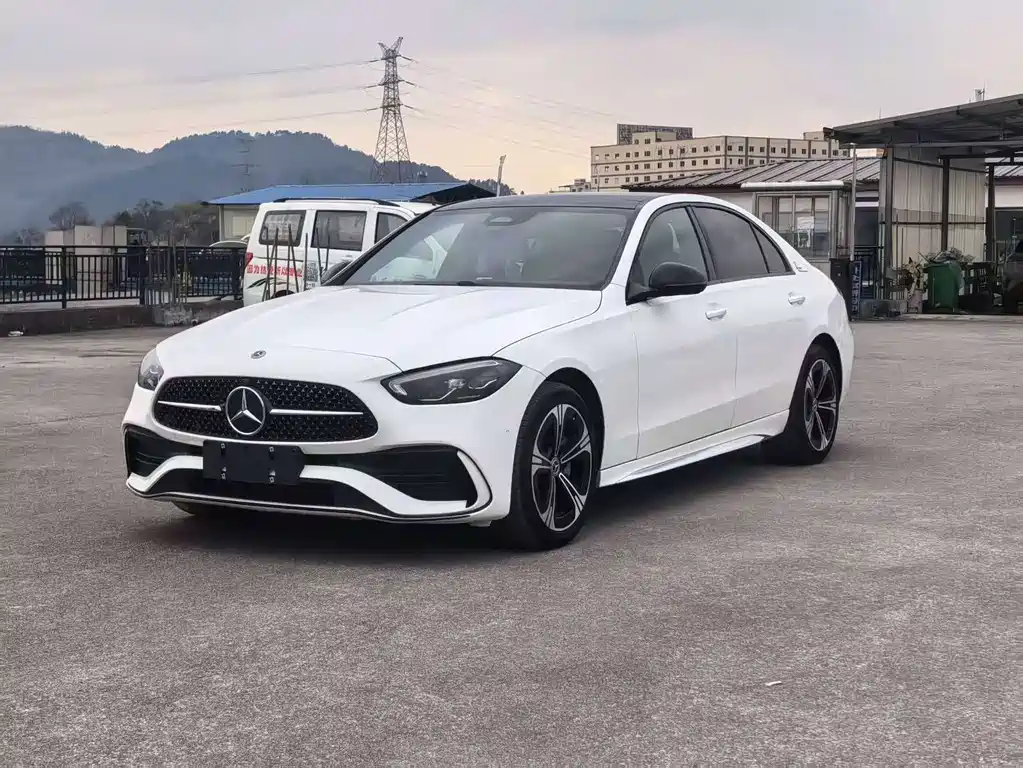 Mercedes-Benz C-Class 2024