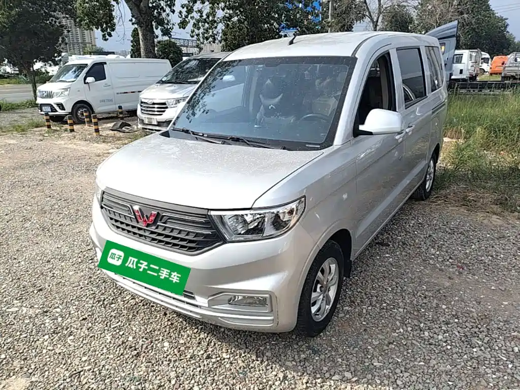 Wuling Hongguang V — миниатюра 2