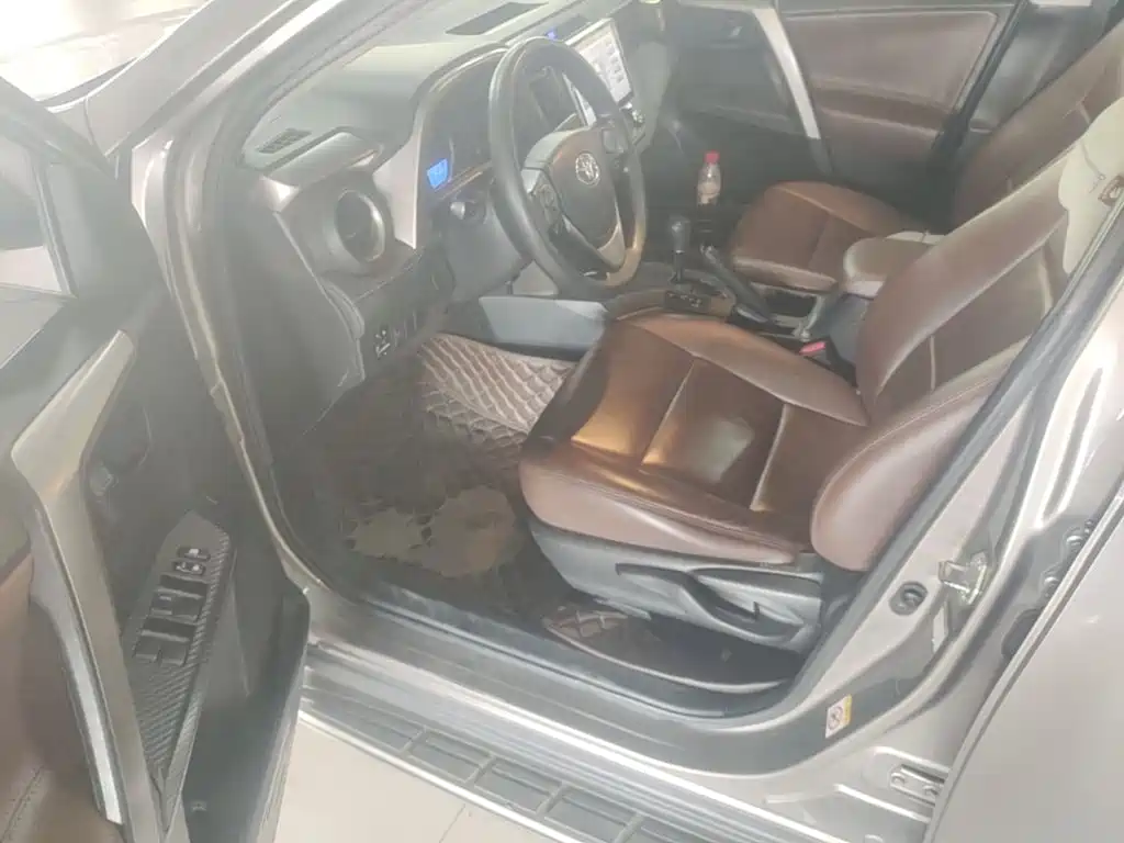 Toyota RAV4 — миниатюра 16