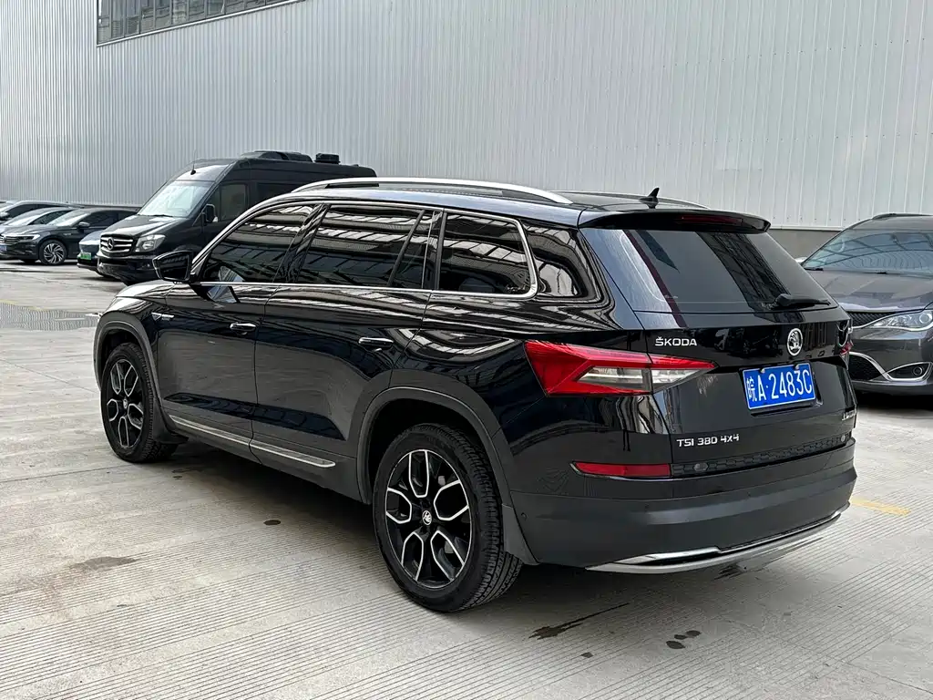 Skoda Kodiaq 2018 TSI380 7 мест Flagship