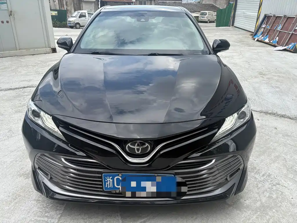 Toyota Camry — миниатюра 2