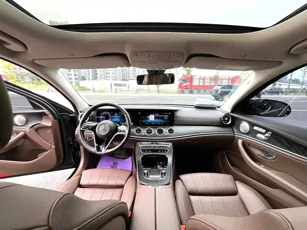 Mercedes-Benz E-Class — миниатюра 7