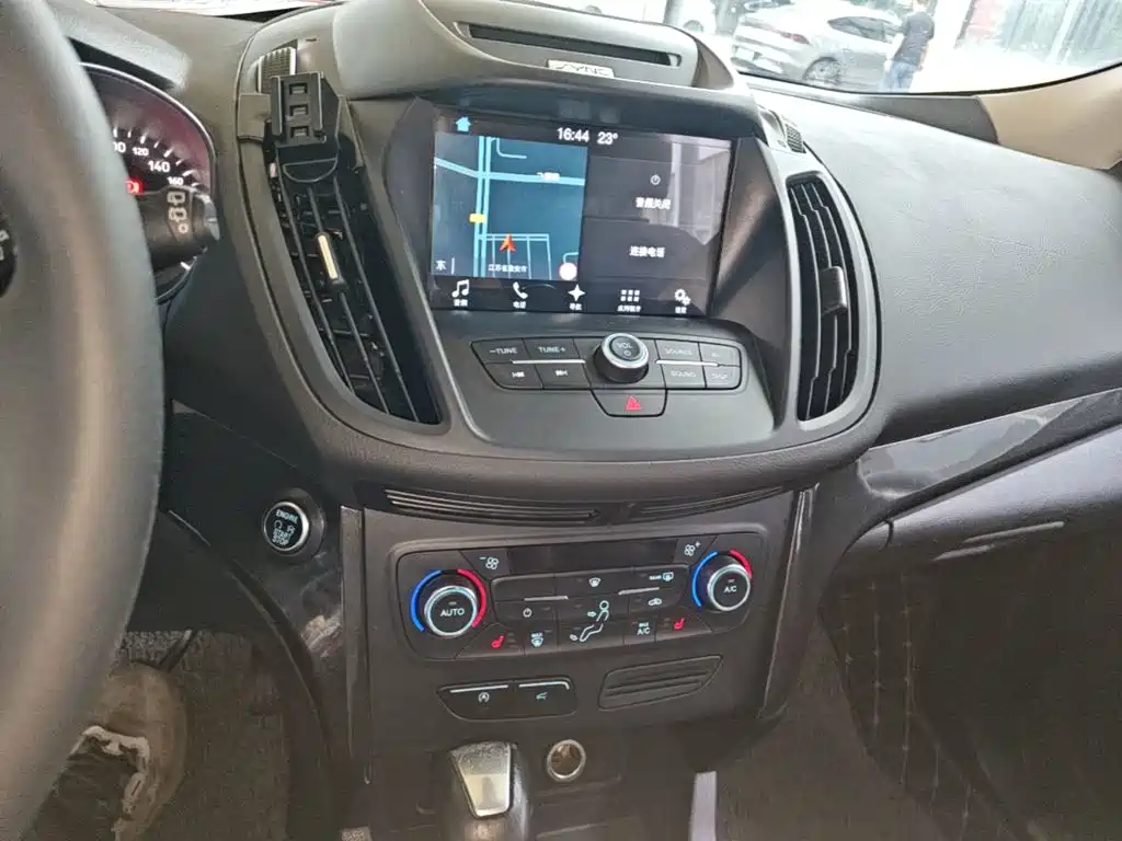 Ford Kuga — миниатюра 13