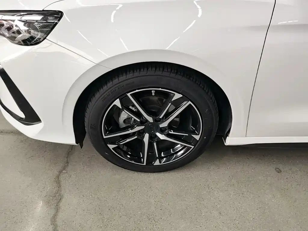 Geely Binrui — миниатюра 23
