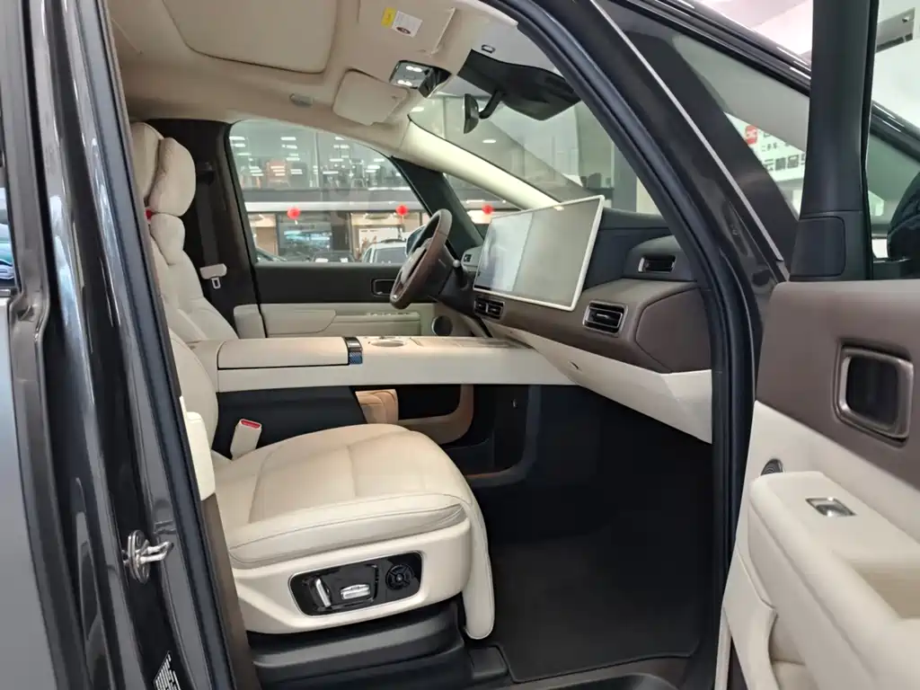 Li Auto Li MEGA — миниатюра 14