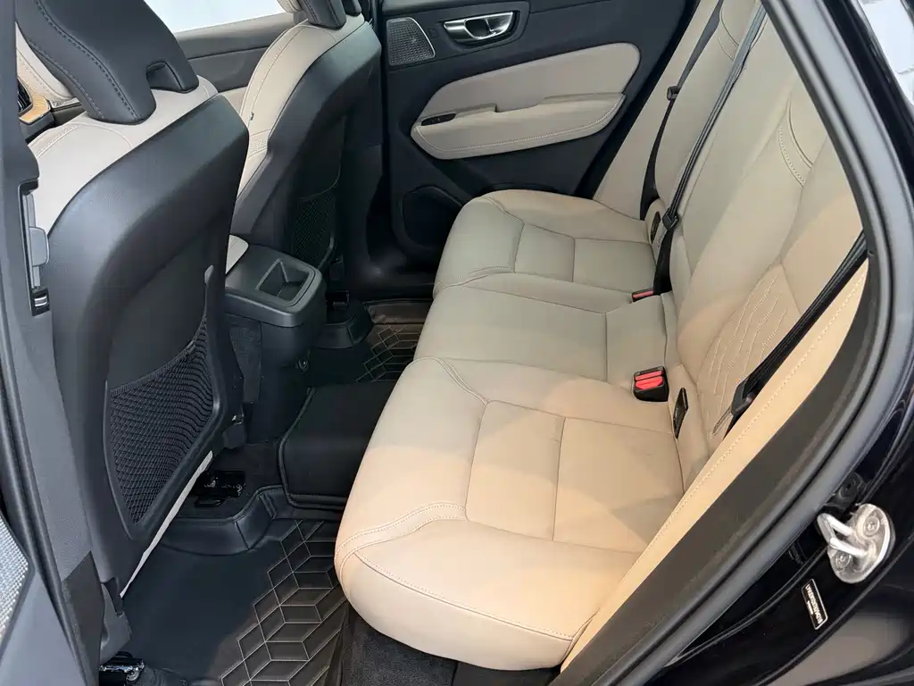 Volvo XC60 — миниатюра 10
