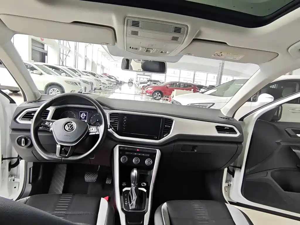 Volkswagen T-Roc — миниатюра 15
