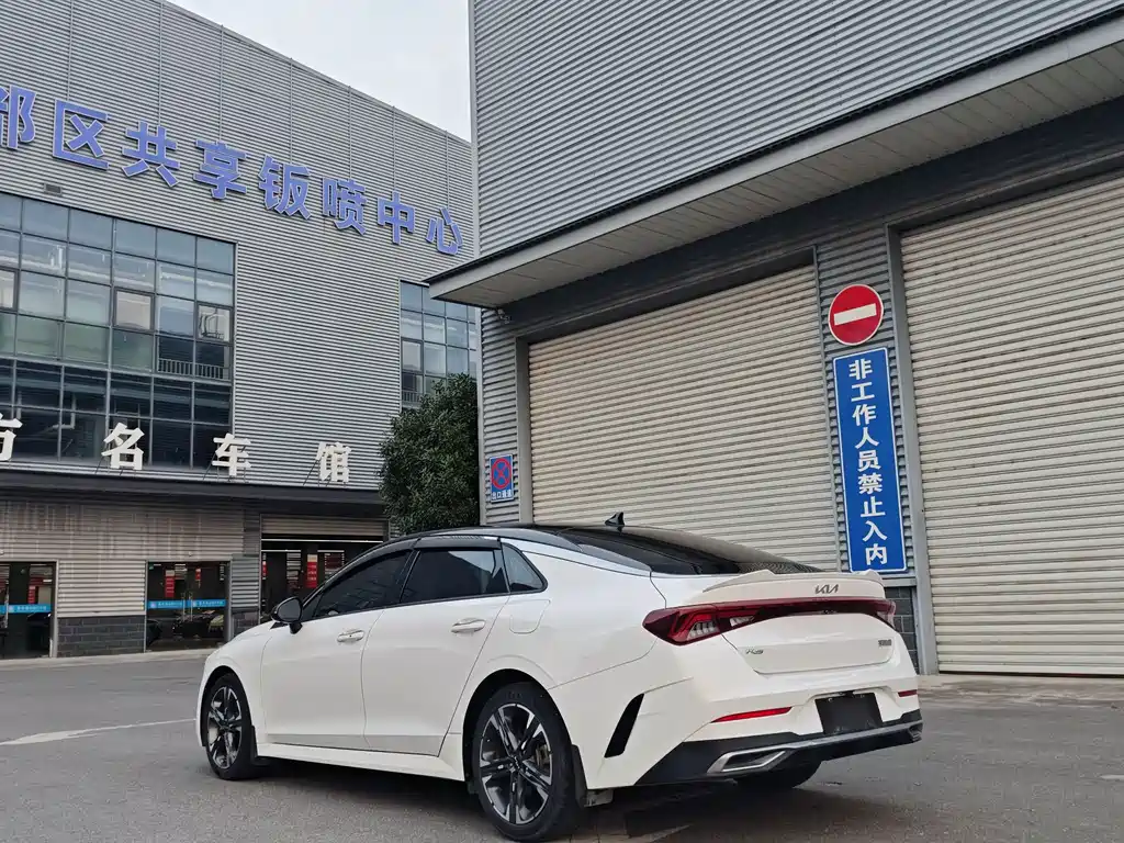 Kia K5 — миниатюра 3
