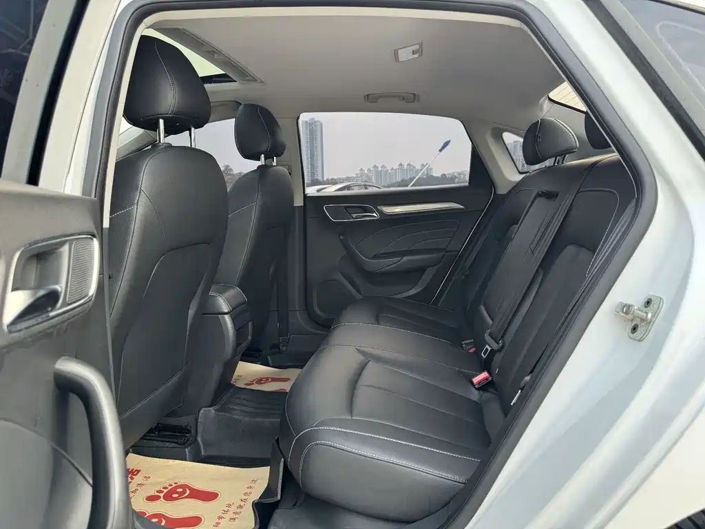 Roewe i6 Classic — миниатюра 11