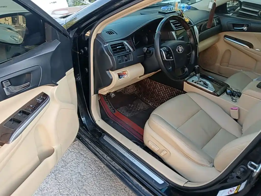 Toyota Camry — миниатюра 16