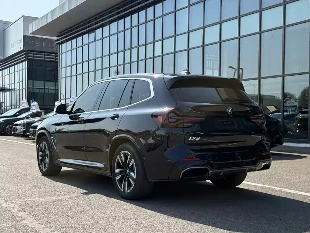 BMW iX3 — миниатюра 15