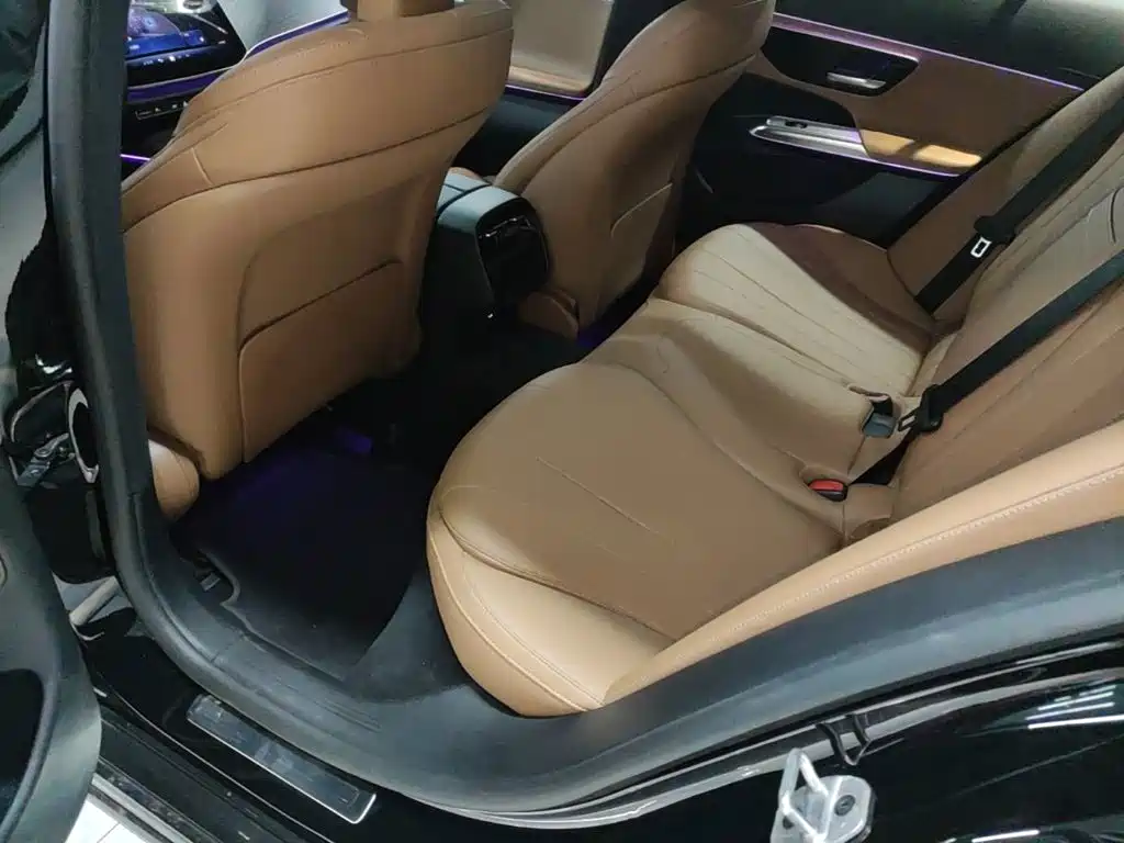 Mercedes-Benz E-Class (Import) — миниатюра 17