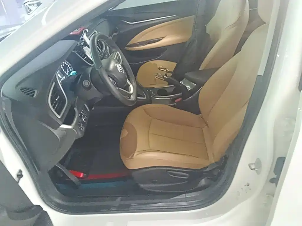 Buick Excelle — миниатюра 15